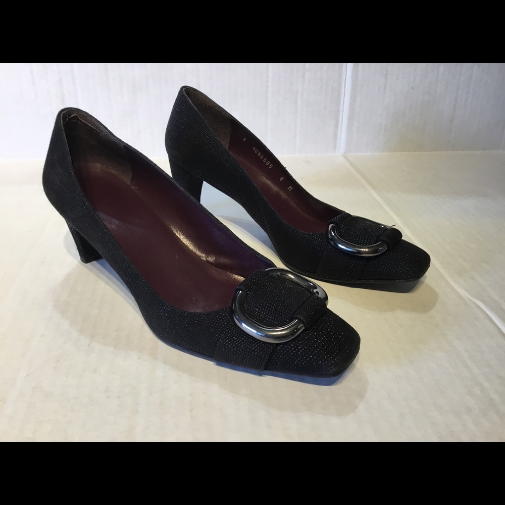 Stuart Weitzman black pumps pebble texture sz 8 M